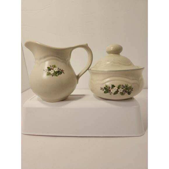 Pfaltzgraff Christmas Heirloom Creamer Sugar Bowl Set Of 2 Retired USA Holly - Picture 1 of 16